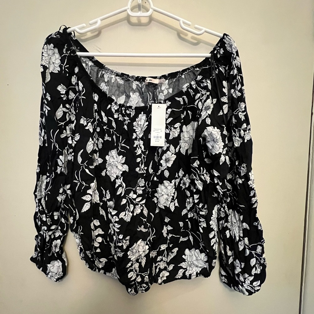 NWT 1X Francesca’s Floral Crop Top